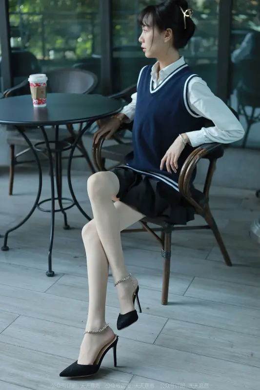 [IESS异思趣向] 2022.01.10 丝享家985:团团《纯玉学苑装》 - IESS